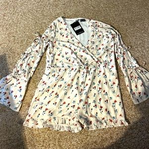 Cream floral split sleeve romper